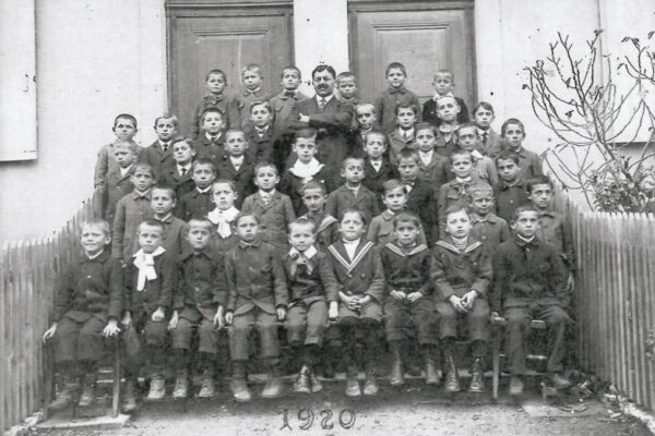 Photo de classe 1920
